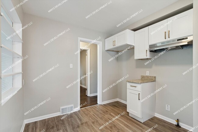 Building Photo - Completely Renovated 3-bedroo, 1.5-bathroo...
