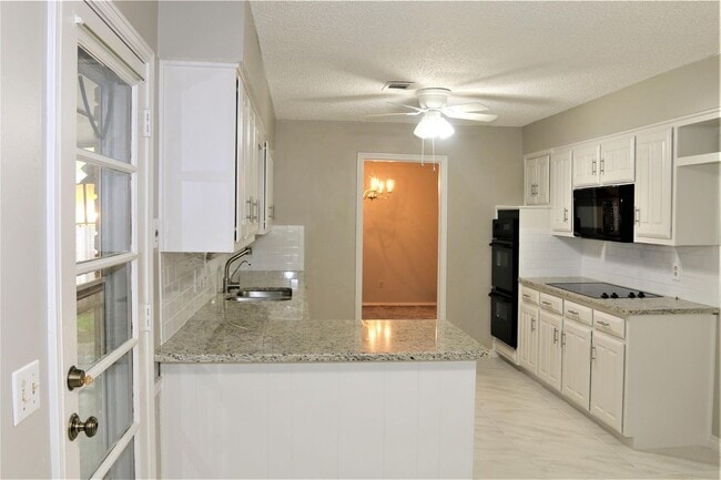 Building Photo - 2203 Glen Forest Ln
