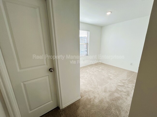 Building Photo - 3231 NW 147th Ter