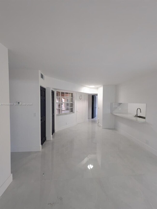 Building Photo - 301 SW 86th Ave