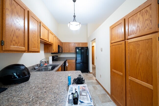 Building Photo - 407 Wood Way