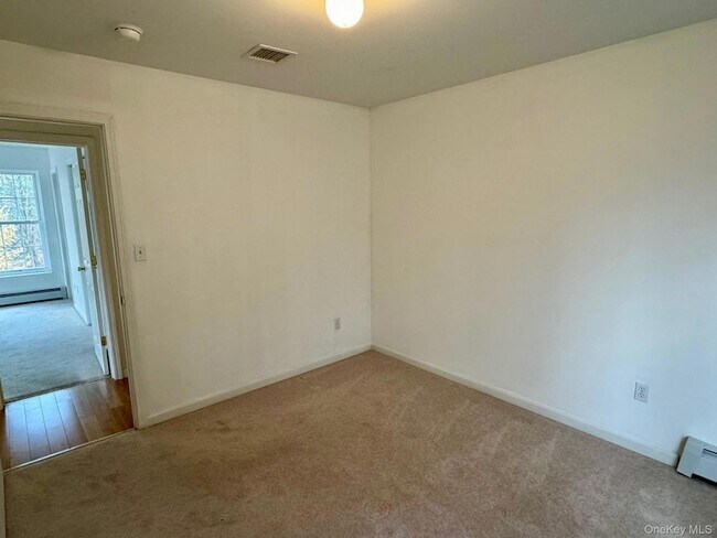 Building Photo - 18 Penny Ln