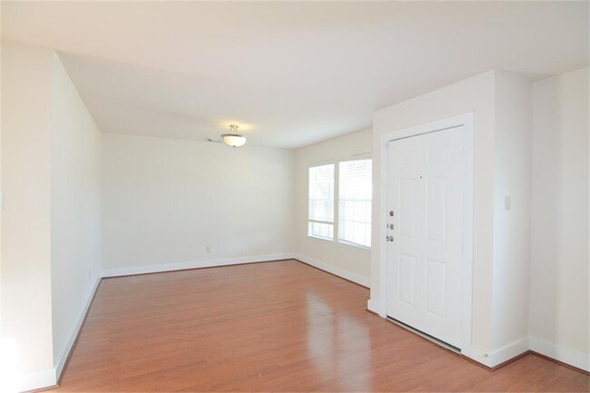 Building Photo - 10110 Farrell Dr