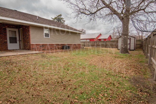 Building Photo - 2 bedroom, 2 bath duplex in Oklahoma