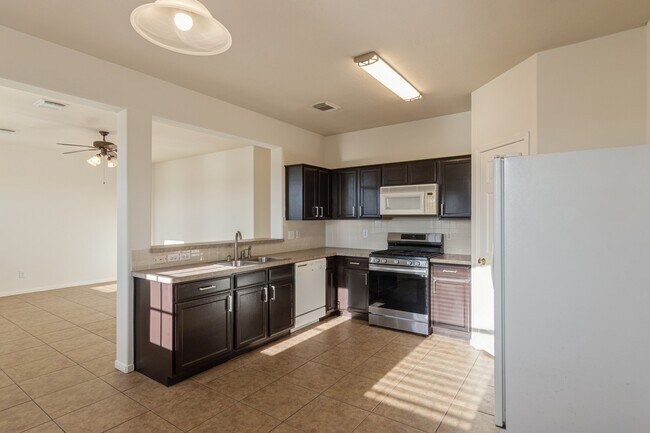 Building Photo - 4522 Park Trail Ln