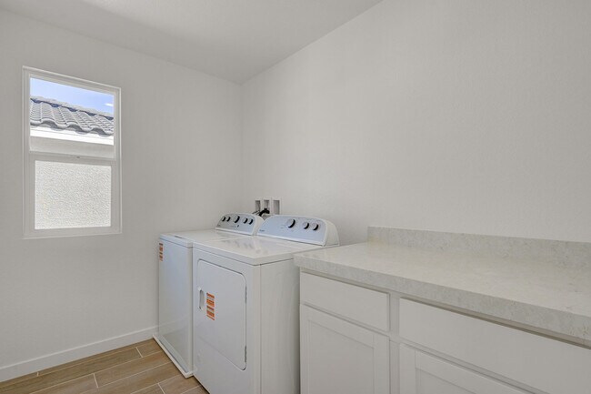 Building Photo - 8532 W Agate Ave