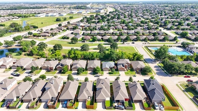 Building Photo - 9113 Holliday Ln
