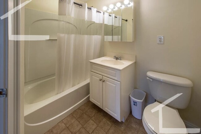 Building Photo - Bright, Renovated Packard's Corner 2Bed/2 ...