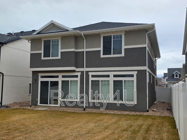 Building Photo - 138 E Crown Point Dr