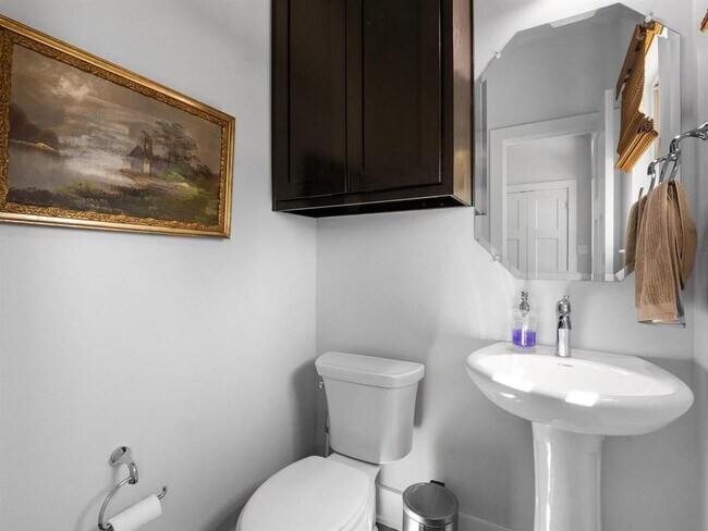 Building Photo - 10103 Twin Lake Loop