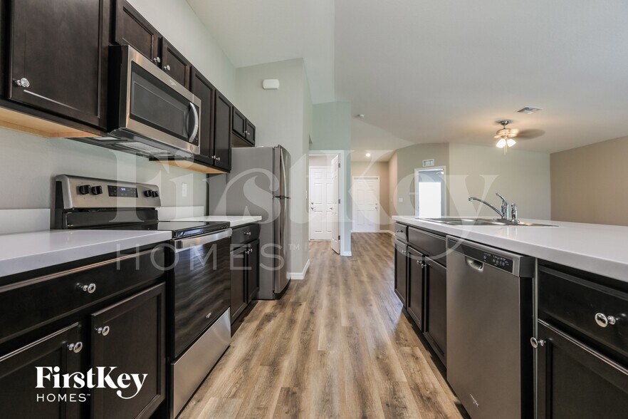 Building Photo - 22586 Laika Ave