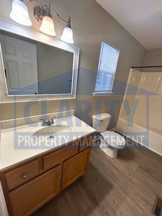 Building Photo - Three-bedroom home in Downtown Cleveland!