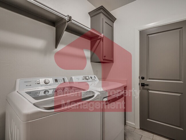 Building Photo - 9945 SW 21st St