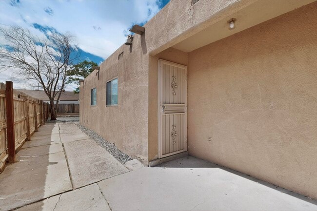 Building Photo - 222 Shannon Pl NW