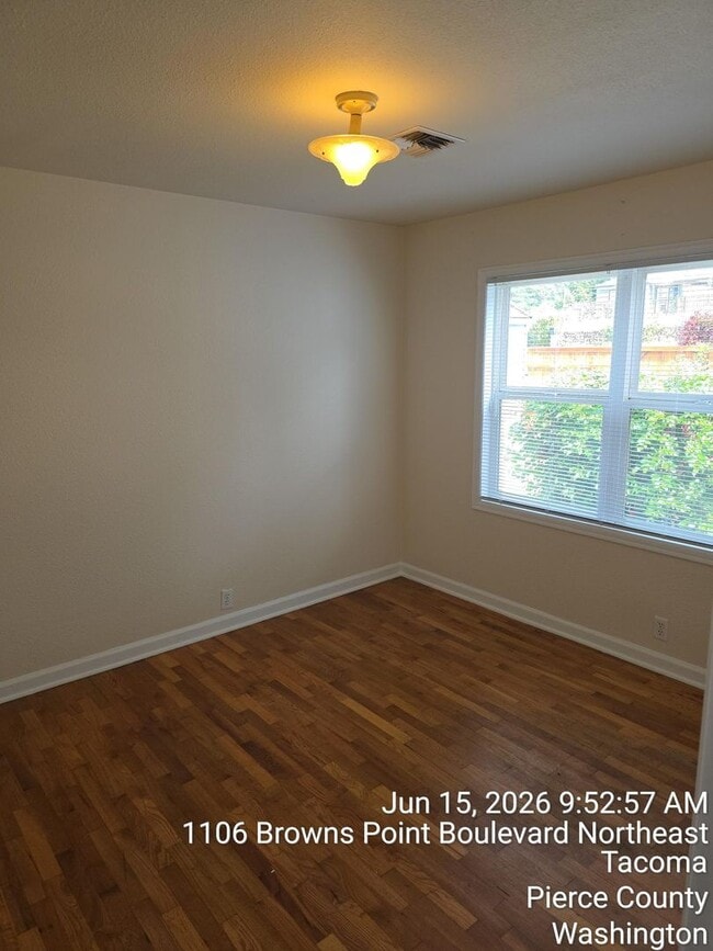 Building Photo - Tacoma views retro 3 bed 2 bath home, available now!