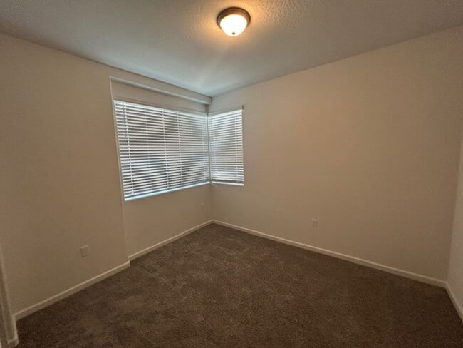 Building Photo - ***Move-In Special - $500 off 1st month's ...