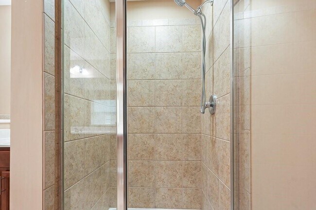 Building Photo - 1010 Chelsey Way