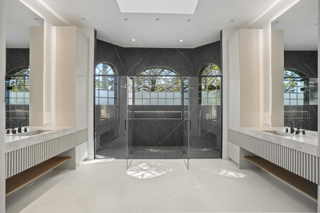 Building Photo - 3201 E Stonebrook Cir