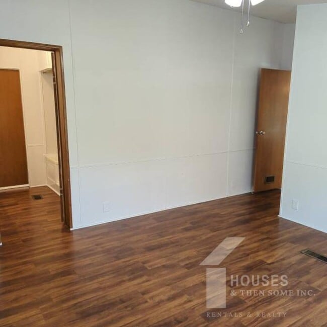 Building Photo - 515 McKinney Rd