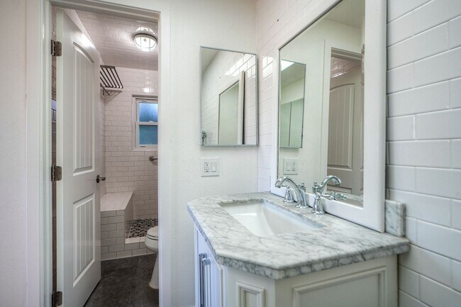 Building Photo - Beautifully Renovated 3-Bedroom Home with ...