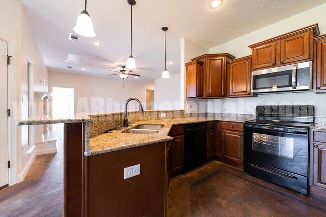 Building Photo - Great Neighborhood!