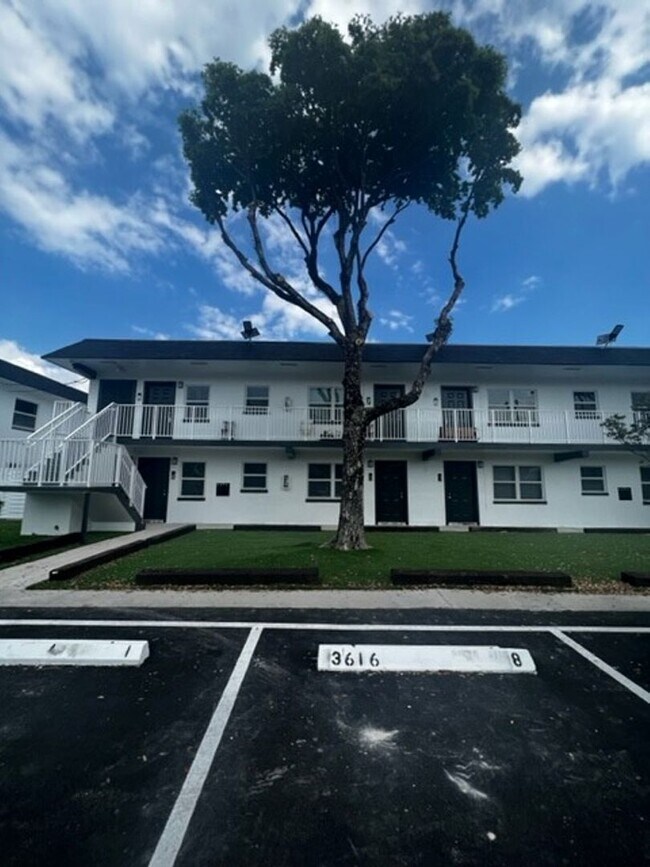 Interior Photo - Maki Garden Apartments