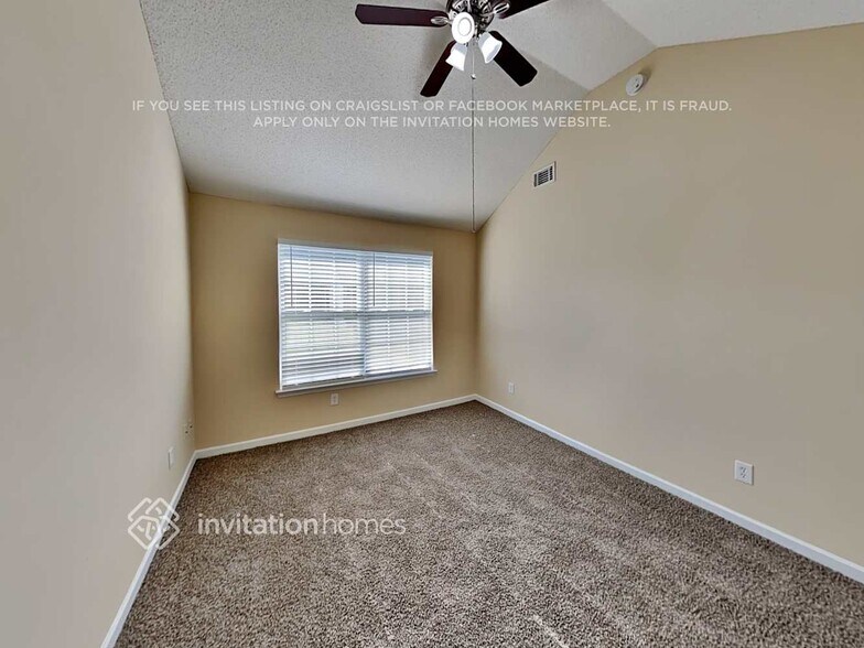 Building Photo - 4084 Sitka Dr