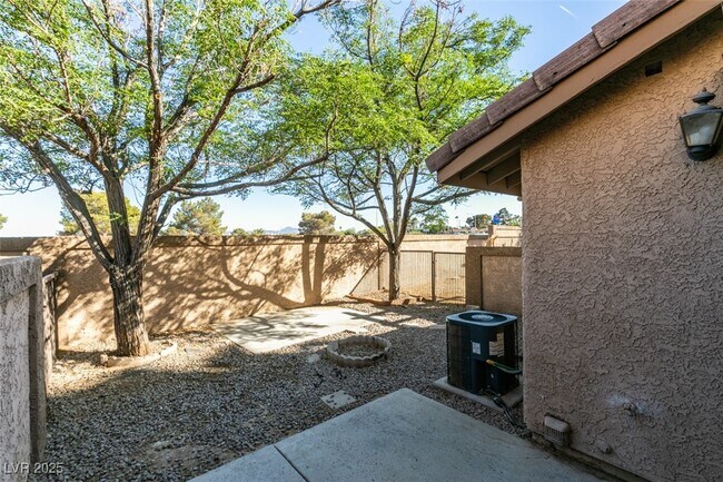 Building Photo - 4012 Grasmere Ave