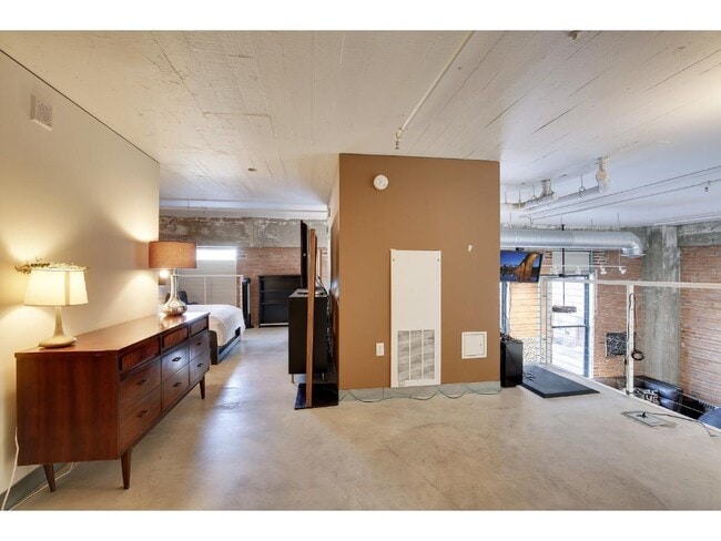 Building Photo - 250 Park Ave