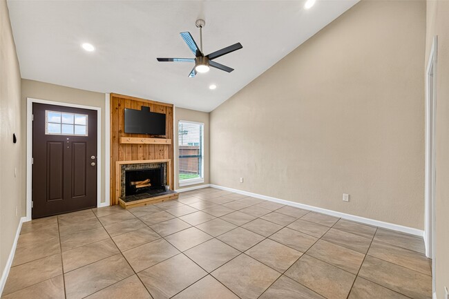 Building Photo - 10244 Bridgeland Ln