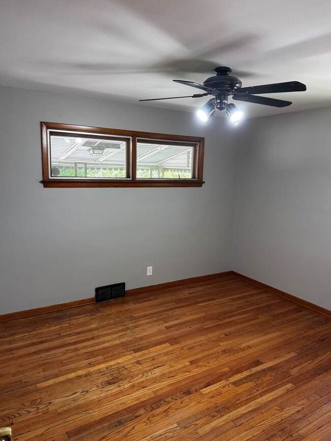 Building Photo - 23901 Puritan Ave