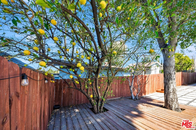 Building Photo - 10509 Wilsey Ave