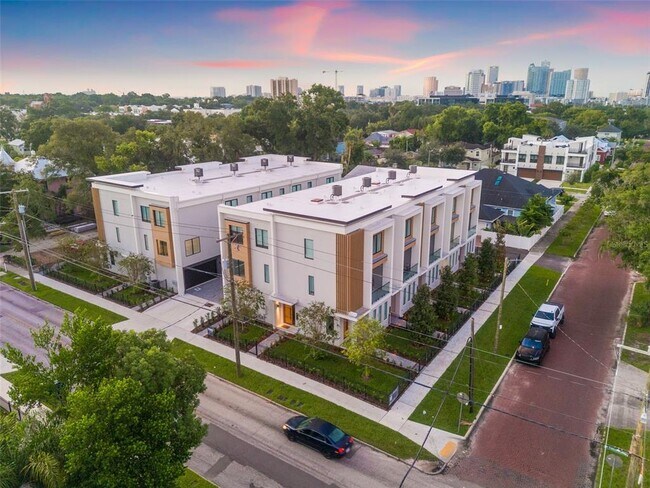 Building Photo - 210 W Columbus Dr