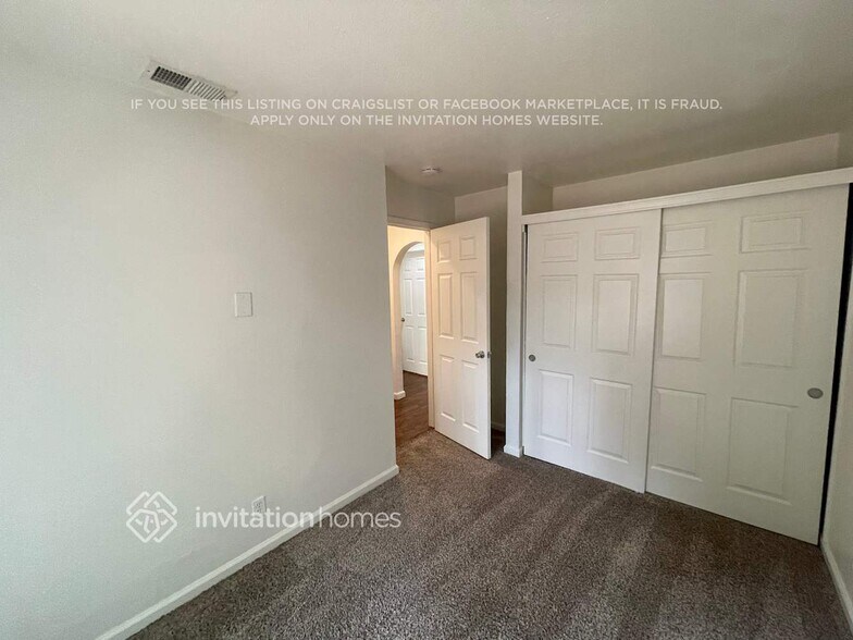 Building Photo - 1878 Southwood Dr