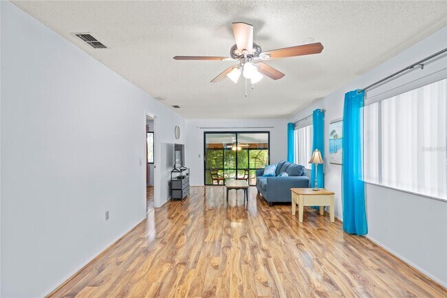Building Photo - 13009 Wedgewood Way