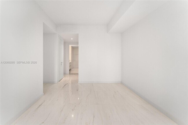 Building Photo - 300 Biscayne Blvd Way