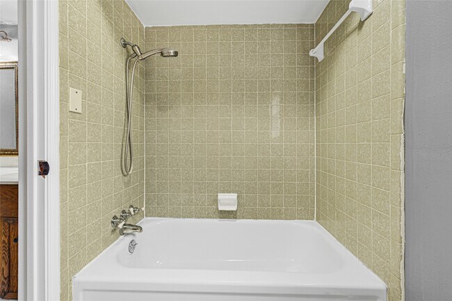 Building Photo - 225 St Cloud Dr