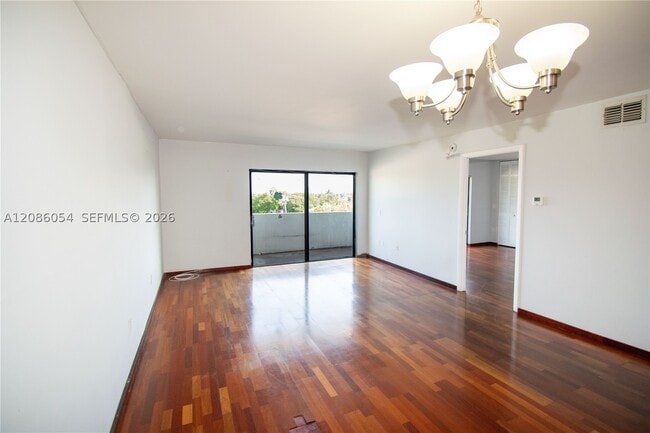 Building Photo - 110 S Shore Dr