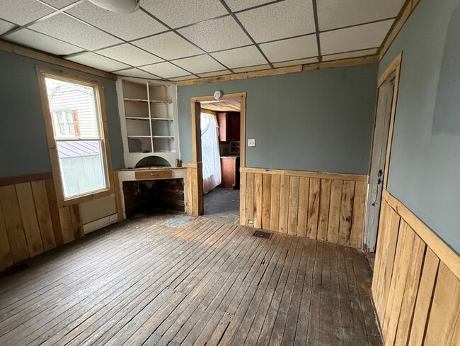 Building Photo - 659 Fisher Hill St