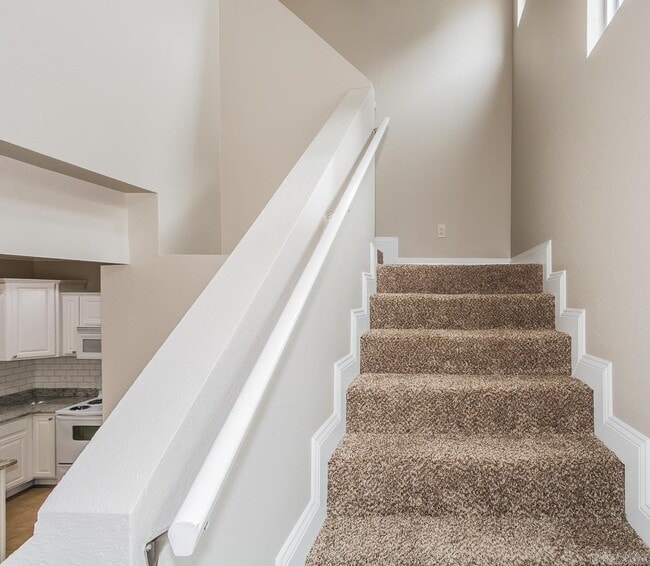 Building Photo - 1216 Sadie Dr