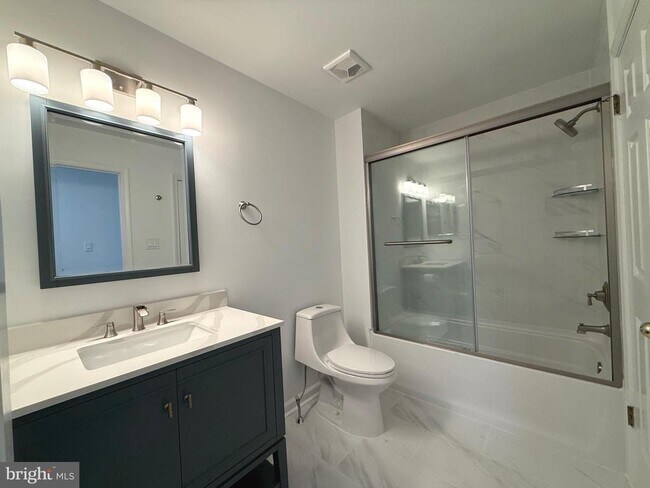 Building Photo - 1512 Foxmeadow Cir