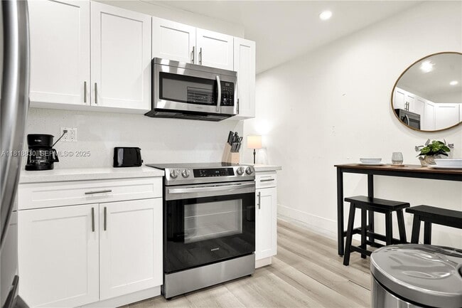 Building Photo - 300 NW 82nd Terrace