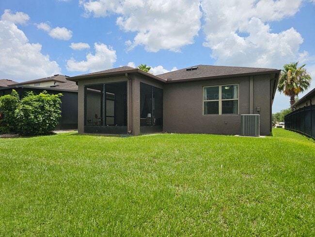 Building Photo - Beautiful 3-Bedroom + Flex Space in gated ...