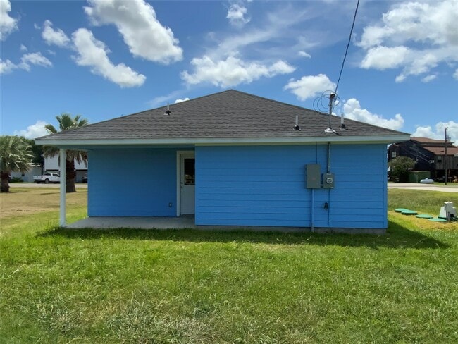 Building Photo - 619 W Bayshore Dr