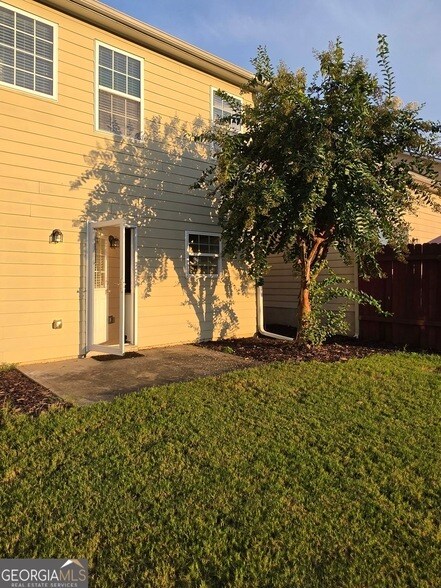 Building Photo - 2432 Black Forest Dr