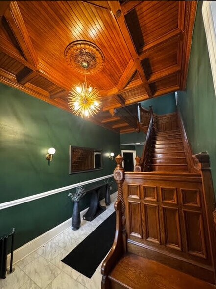 Building Photo - 612 Union St