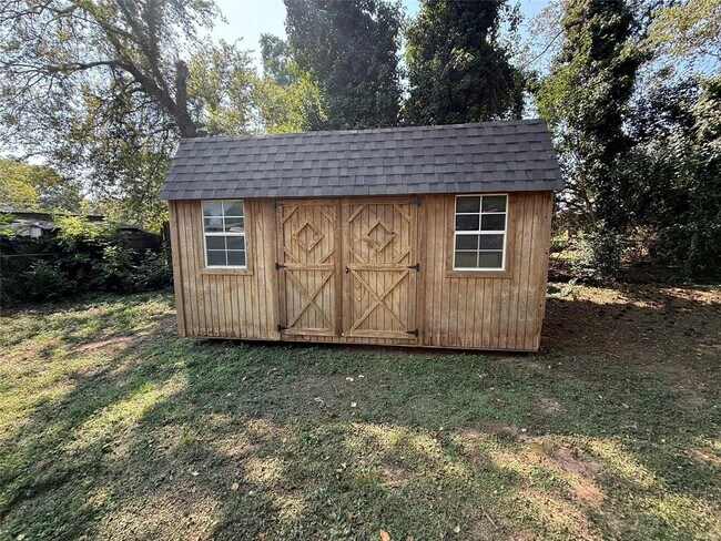 Building Photo - 113 Lori St