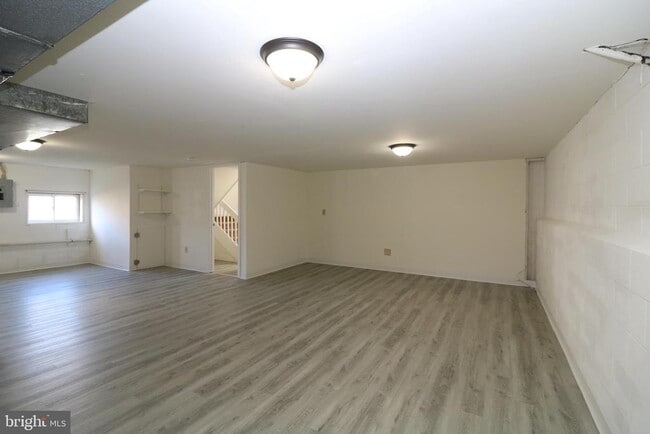 Building Photo - 14 Starboard Ct