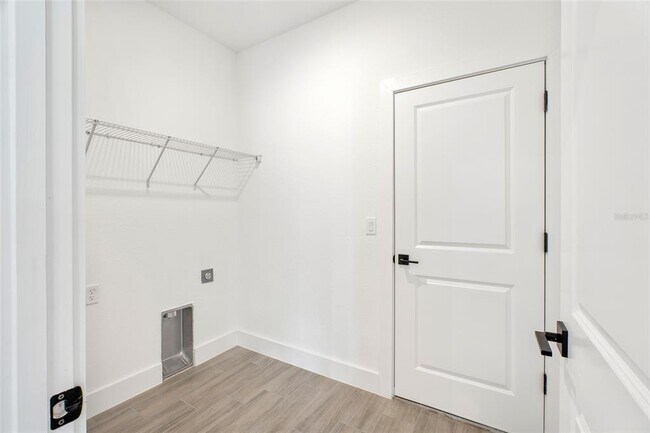 Building Photo - 24510 SW Kingsway Cir