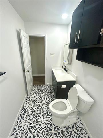 Building Photo - 409 S Holiday Dr